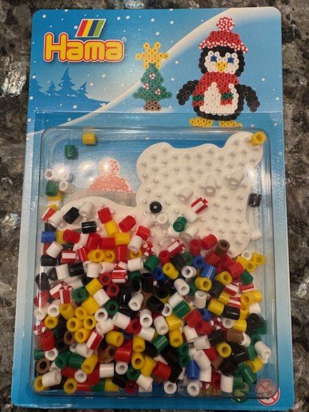 Hama Weihnachtspinguin