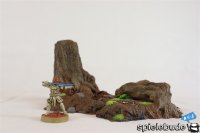 Waldgrund: Große Steinbase mit gebrochenem Baumstumpf - Imperial Terrain - Spielebude